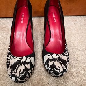 Nine West black and white heel